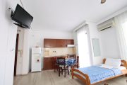 vila-kanakis-nei-pori-clock-travel-5