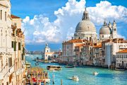 italy-venice-grand-canal-boats-and-santa-maria-della-salute
