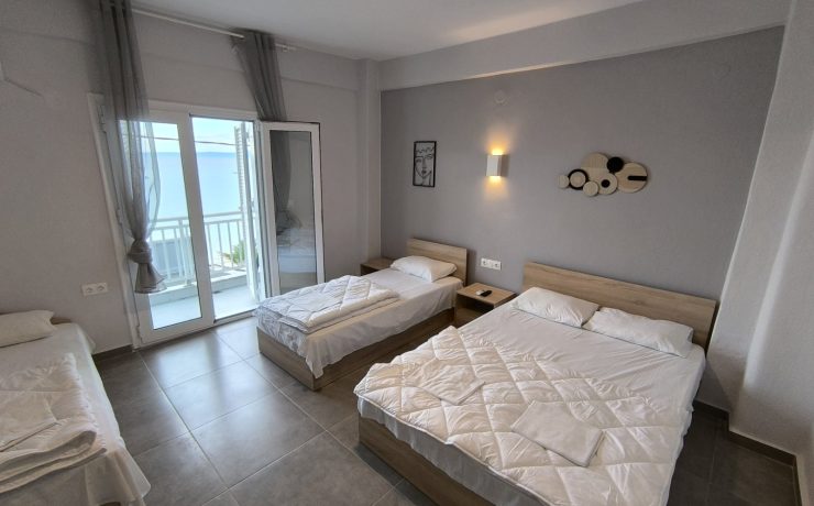 Vila Clock By The Sea