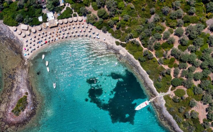 Najlepše plaže Evie: Vodič kroz tirkizne uvale i skrivene dragulje Najlepše plaže Evie: Vodič kroz tirkizne uvale i skrivene dragulje