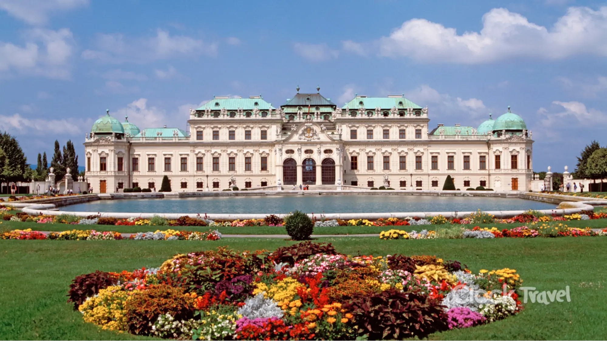 gornji-belvedere-sa-bazenom-i-cvetnim-lejama gornji-belvedere-sa-bazenom-i-cvetnim-lejama